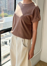 Load image into Gallery viewer, Ease Tee in Chocolate